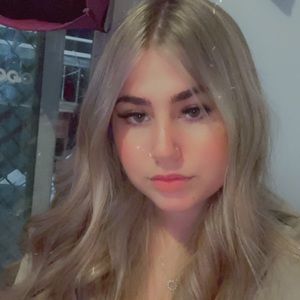 Meet your Posher, Denika